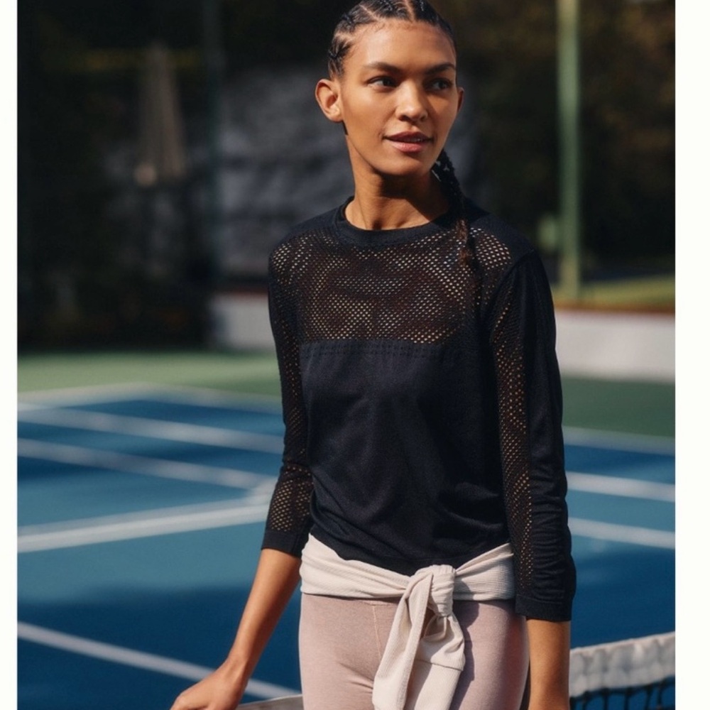 Varley Halldale NWT Seamless Mesh Long Sleeved Cropped Top xs black